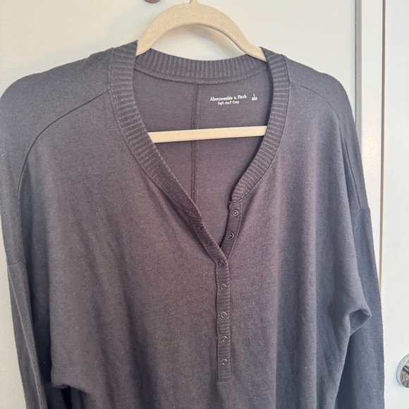 ABERCROMBIE charcoal soft AF cozy long sleeve Henley - Picture 4 of 4